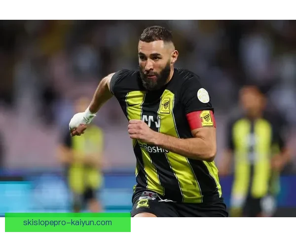 欧洲杯金靴争夺战：前锋们状态回暖，目标书写传奇表现